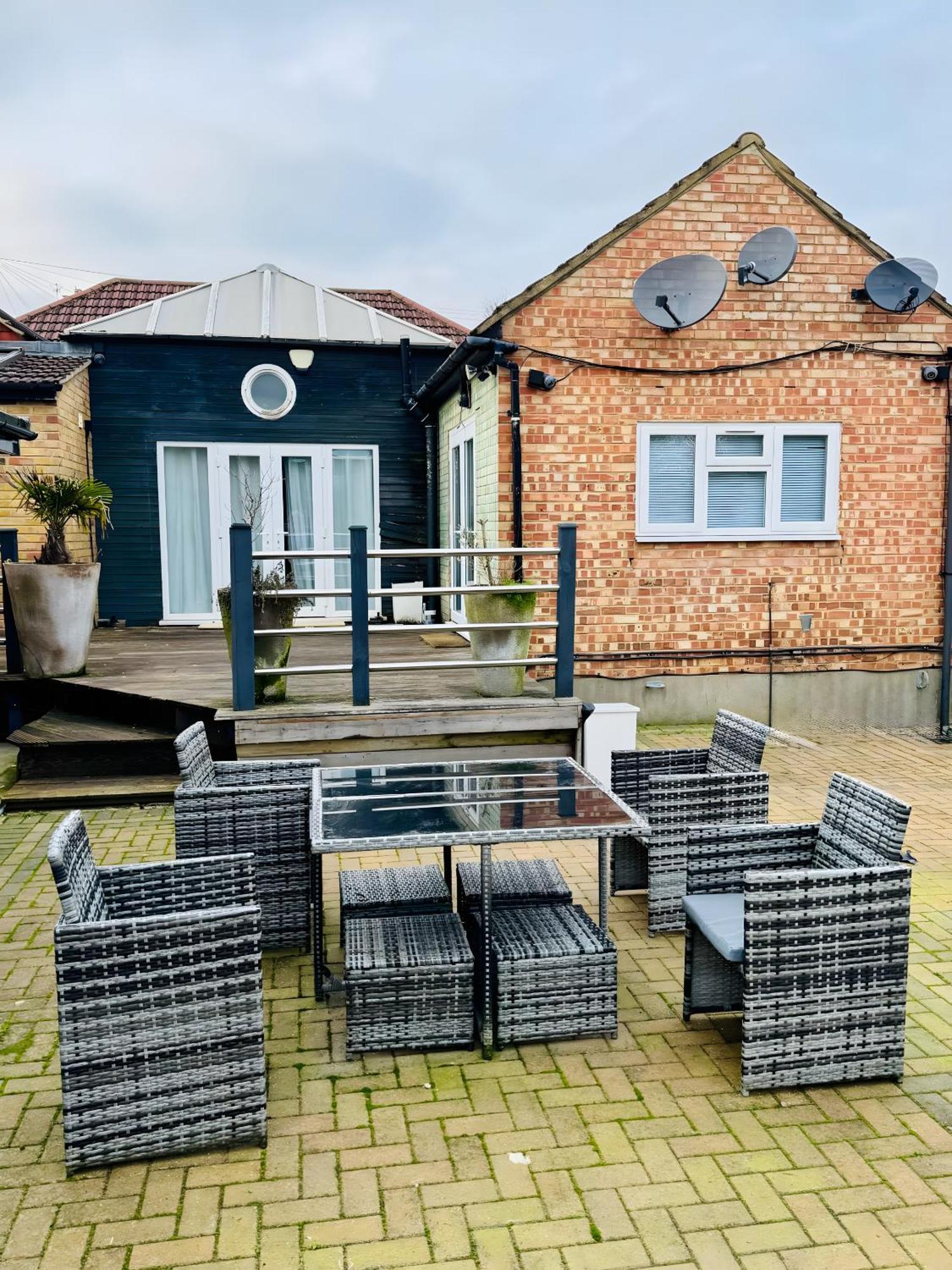 Town Centre House, Near Heathrow, Holloway, Thorpepark, Legoland